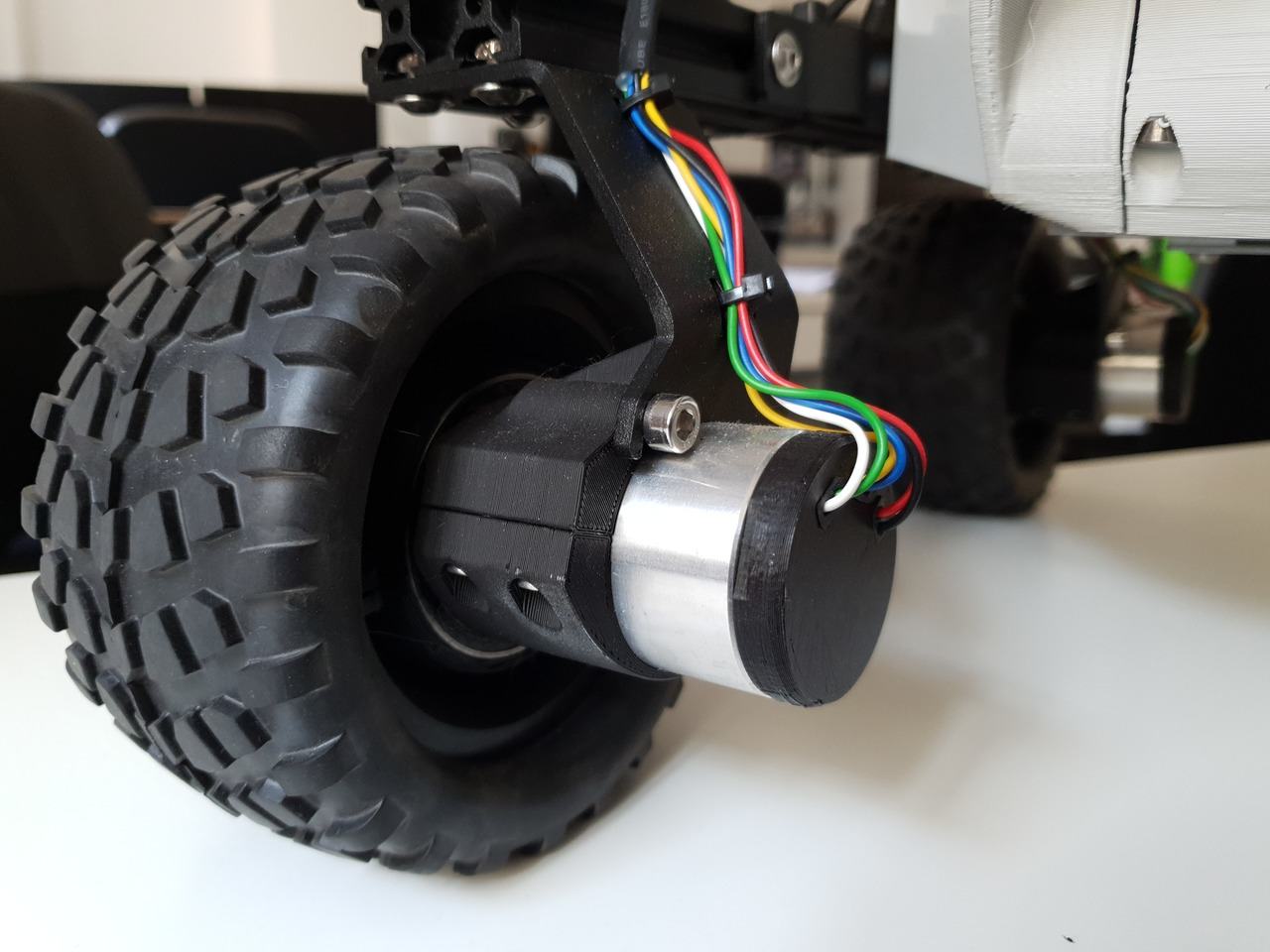 Leo Rover's wheel and motor