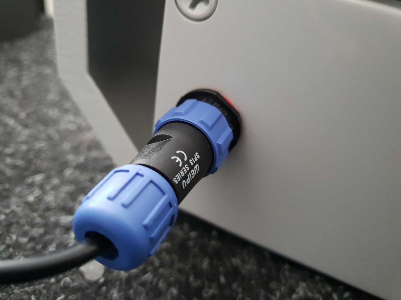 WEIPU plug in the Leo Rover’s battery